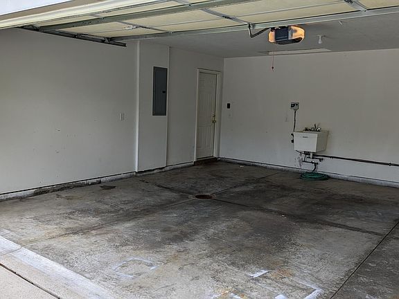 4th image of 9041 Merryvale Dr