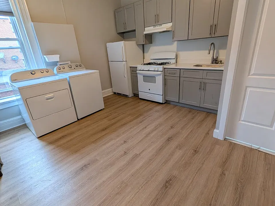 462 Main St #10