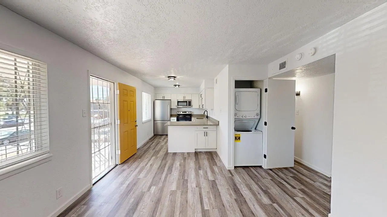 Fully Loaded Renovated 2 Bedroom Apartments in the North Valley — Photo 3
