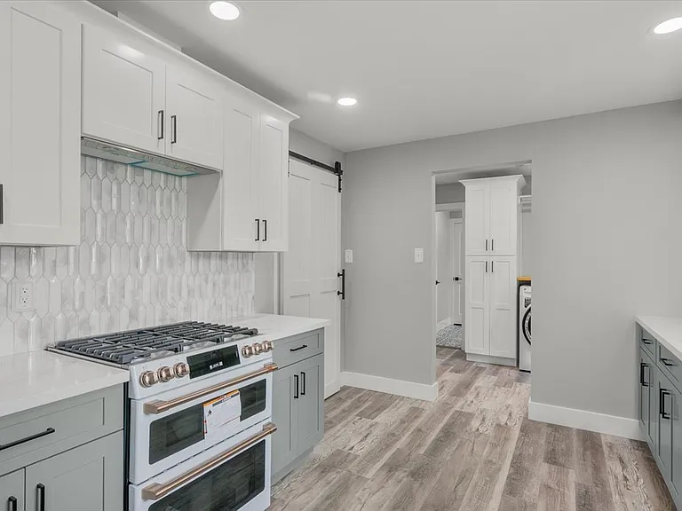 4615 Barton Ln — Photo 9