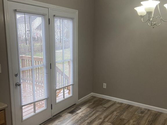 4th image of 3680 Fieldstone Dr