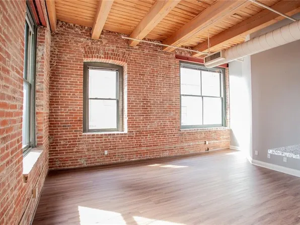 308 W 8th St APT 301, Kansas City, MO 64105