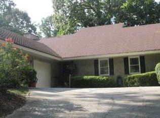 200 Mark Trl, Sandy Springs, GA 30328