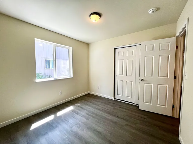 713 N 6th Ave — Photo 13