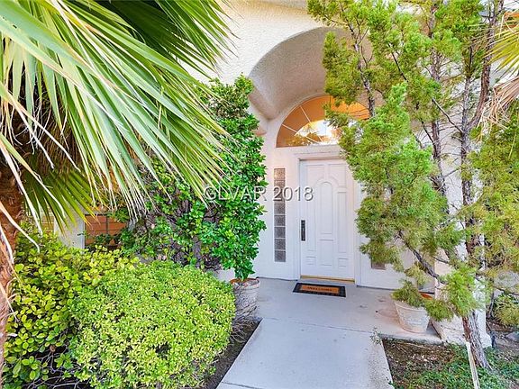 3rd image of 9909 Robin Oaks Dr