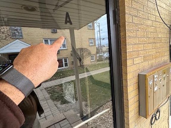4th image of 6630 W 95th St APT 1A