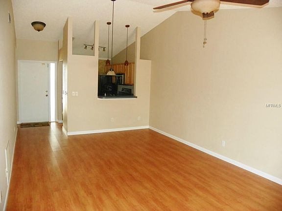 4th image of 3276 Cloverplace Dr