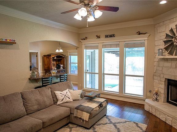 4th image of 2708 Colony Glen Dr
