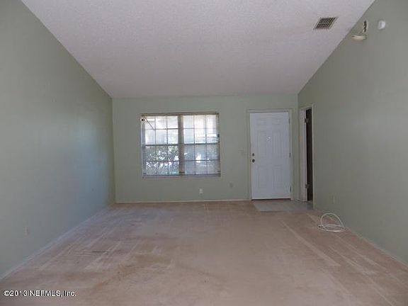 2nd image of 1621 Twin Oak Dr W
