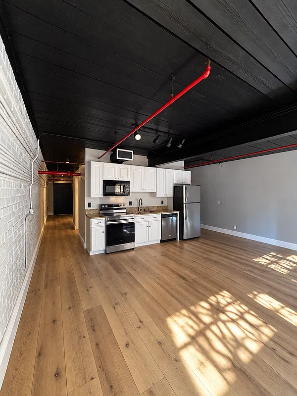 301 Bradley St — Photo 3