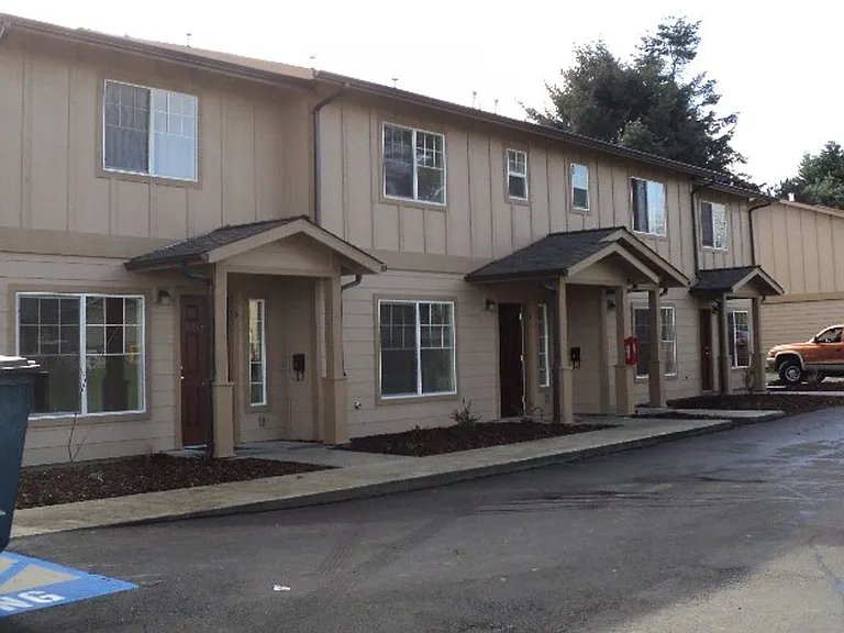 1301 Hallen Dr — Photo 1
