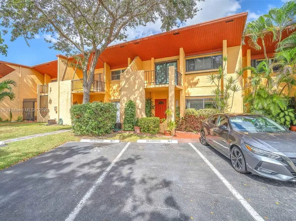 13781 SW 84th St APT F, Miami, FL 33183