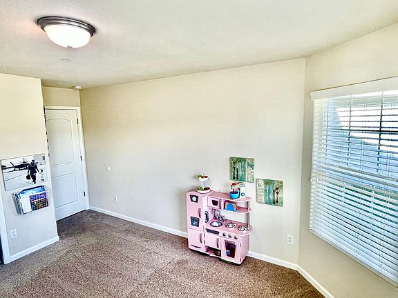 5th image of 2284 W Heather Ln