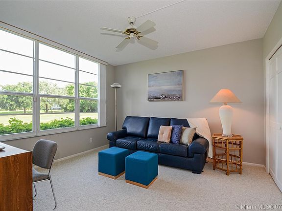 5th image of 555 Oaks Ln APT 103