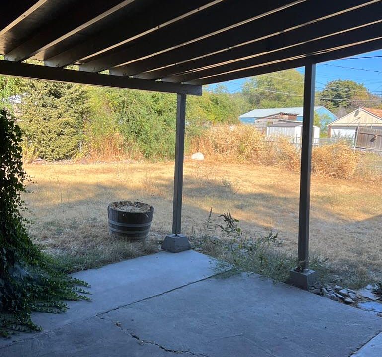 2nd image of 3611 E Fairview Ave