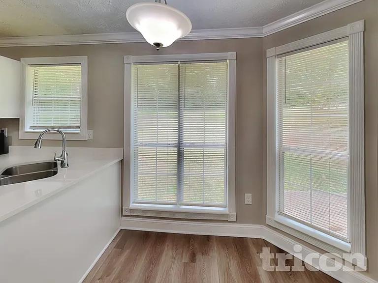3520 Willow Tree Cir — Photo 5