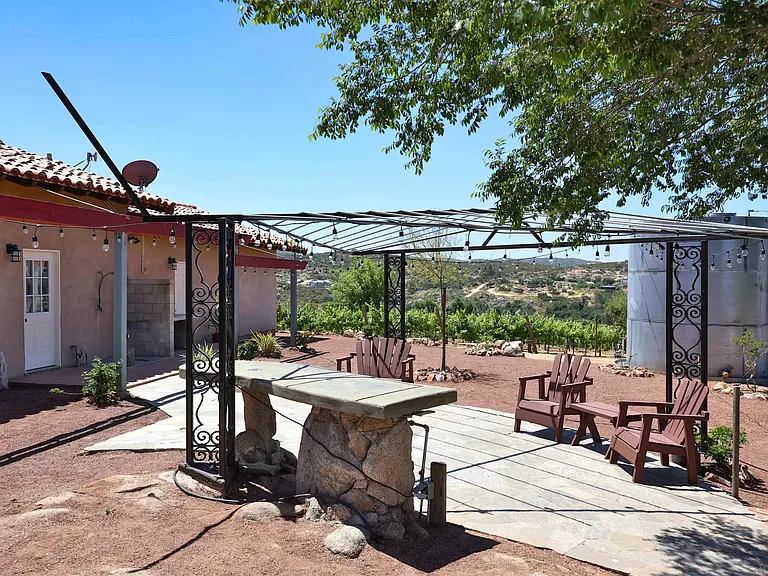 25933 Potrero Valley Rd — Photo 38