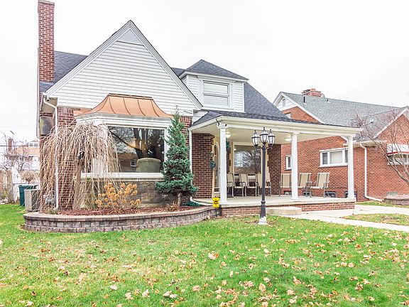 3rd image of 7318 Oakman Blvd
