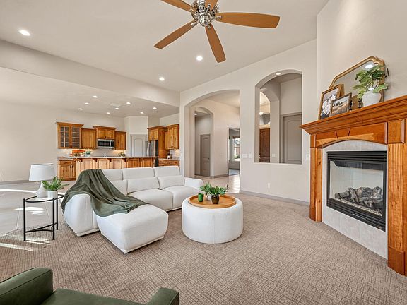 4th image of 2263 W Sonoma Ln