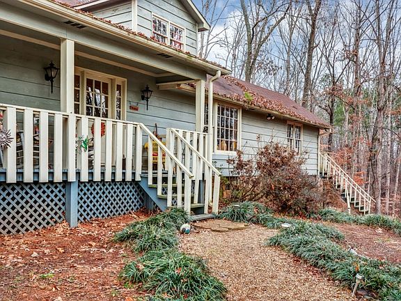 3rd image of 378 Diana Dr