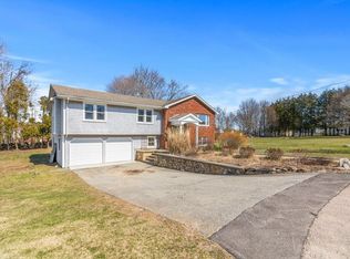 7 Morrone Ct, Westerly, RI 02891