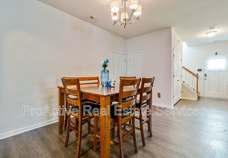 2104 Miller Ave — Photo 13