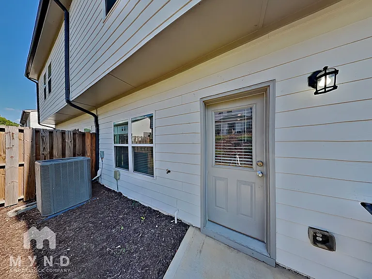 1392 Ben Park Way — Photo 16