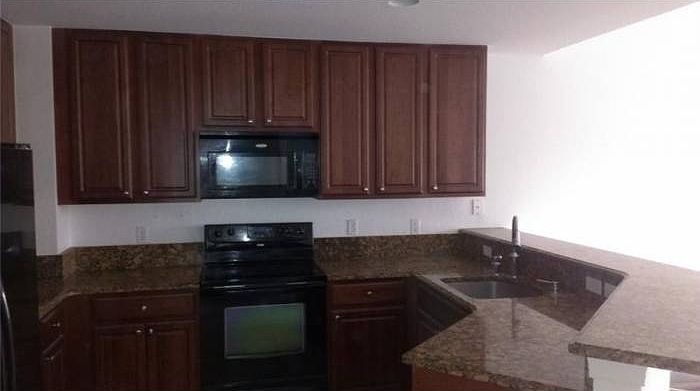 2nd image of 716 SW 1st Ave