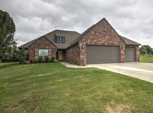 6179 Fulham St, Claremore, OK 74019
