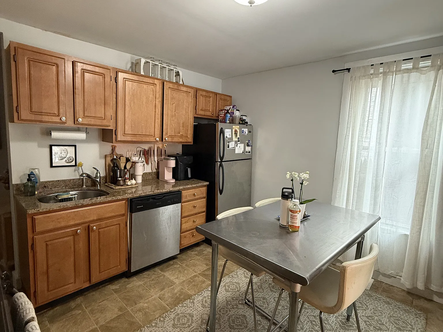 2 bed, 1.0 bath, $3,500 — Photo 3