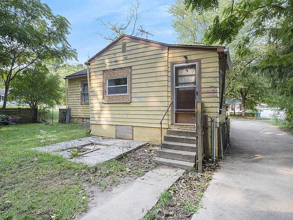 4th image of 1104 Fairbanks Ave
