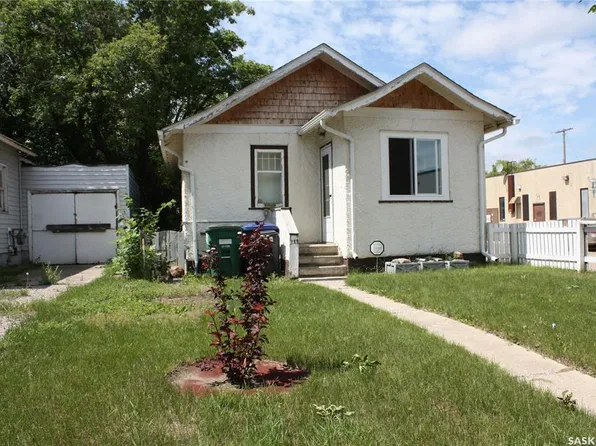 111 L AVENUE S, Saskatoon, SK S7M 2G9