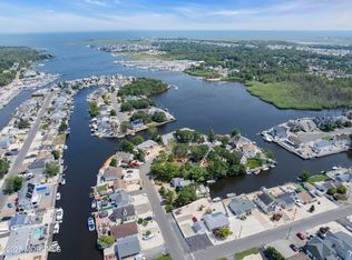 65 N Island Rd, Bayville, NJ 08721