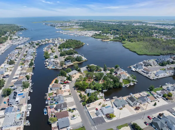 65 N Island Road, Bayville, NJ 08721