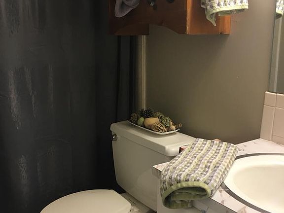 5th image of 105 Hawthorne Ct