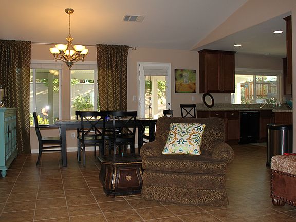 Living/Dining Room Area