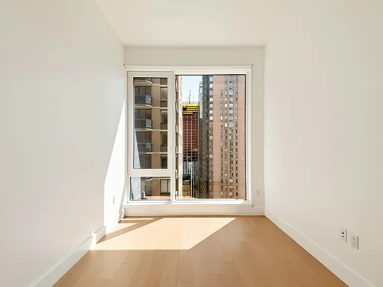 250 W 49th St #2304 — Photo 6