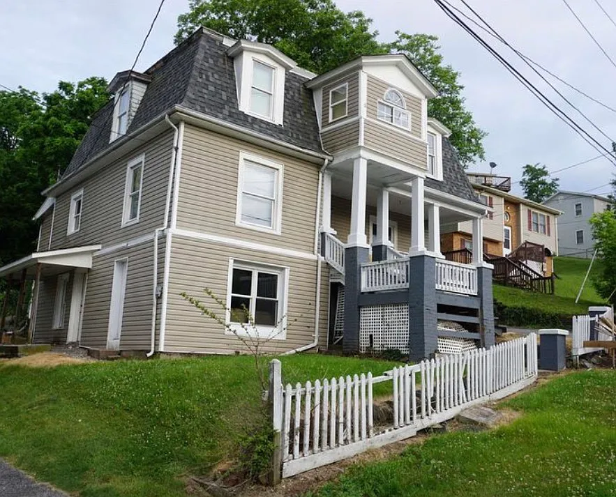 6 bed, 3114 sqft, $3,000 — Photo 2