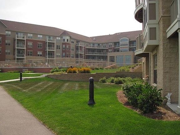 3rd image of 4110 S Lake Dr Unit 444