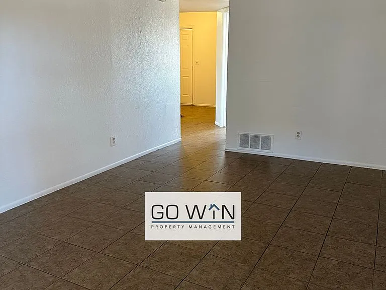 1758 E 6th Ave — Photo 6