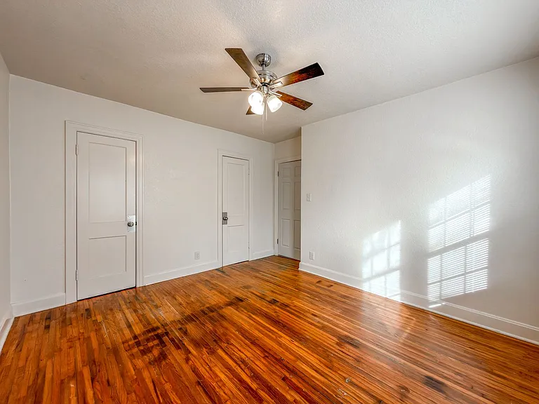 1009 S 25th St — Photo 12