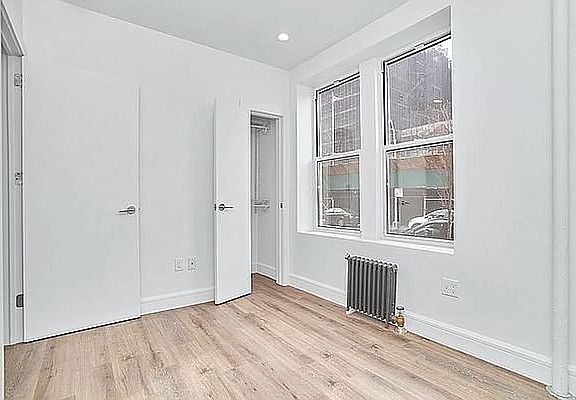 5th image of 371 Irving Ave #1