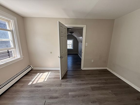 5th image of 222 S 10th St #3C
