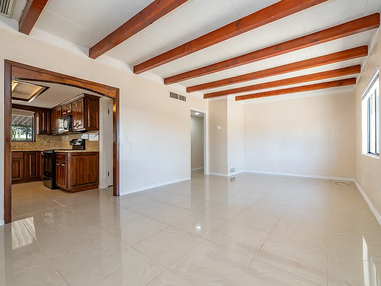 2532 E Crosby Vis — Photo 4