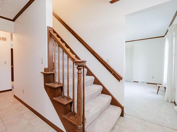 5th image of 1011 Dockway Dr