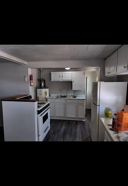 1st image of 906 Gilbert St #3