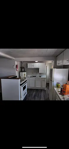 906 Gilbert St Photo 1