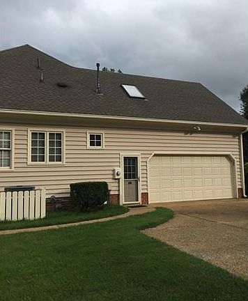 2nd image of 441 Alderwood Dr
