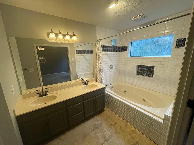 1013 Cobble Pl — Photo 17