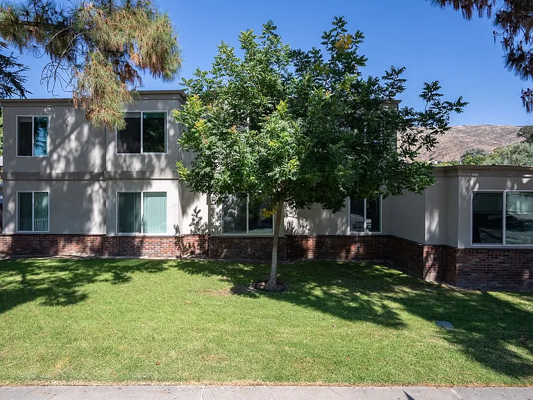 1100 Leff Street — Photo 16